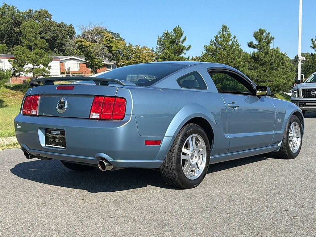 Used 2005 Ford Mustang GT RWD image 3