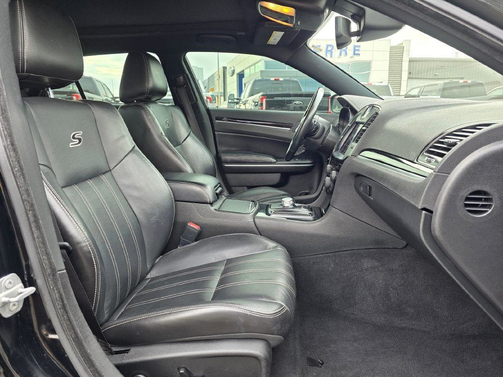 Used 2022 Chrysler 300 S RWD image 15