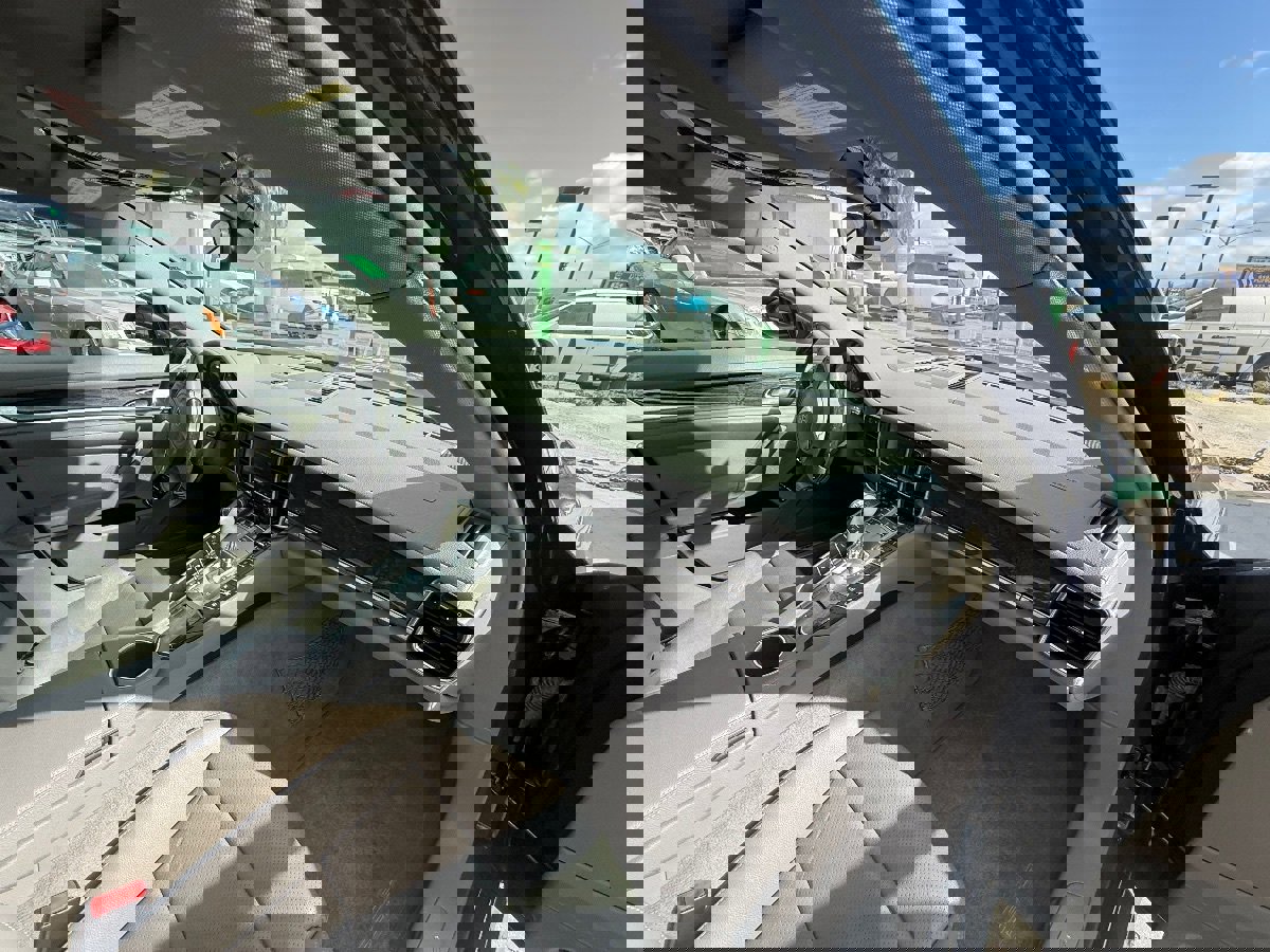 Used 2012 Porsche Panamera 4 image 13