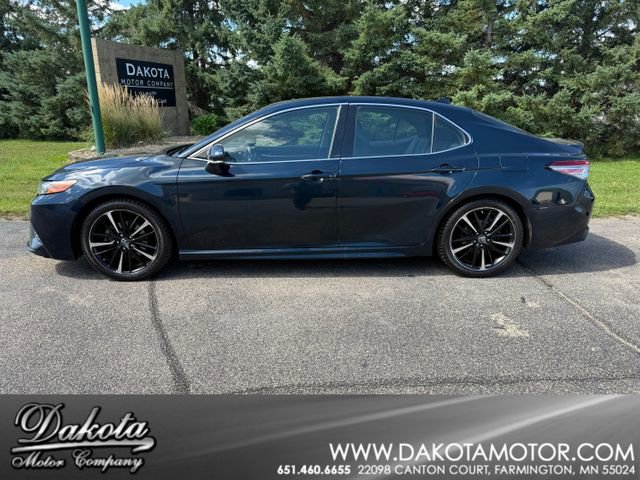 Used 2019 Toyota Camry XSE image 1