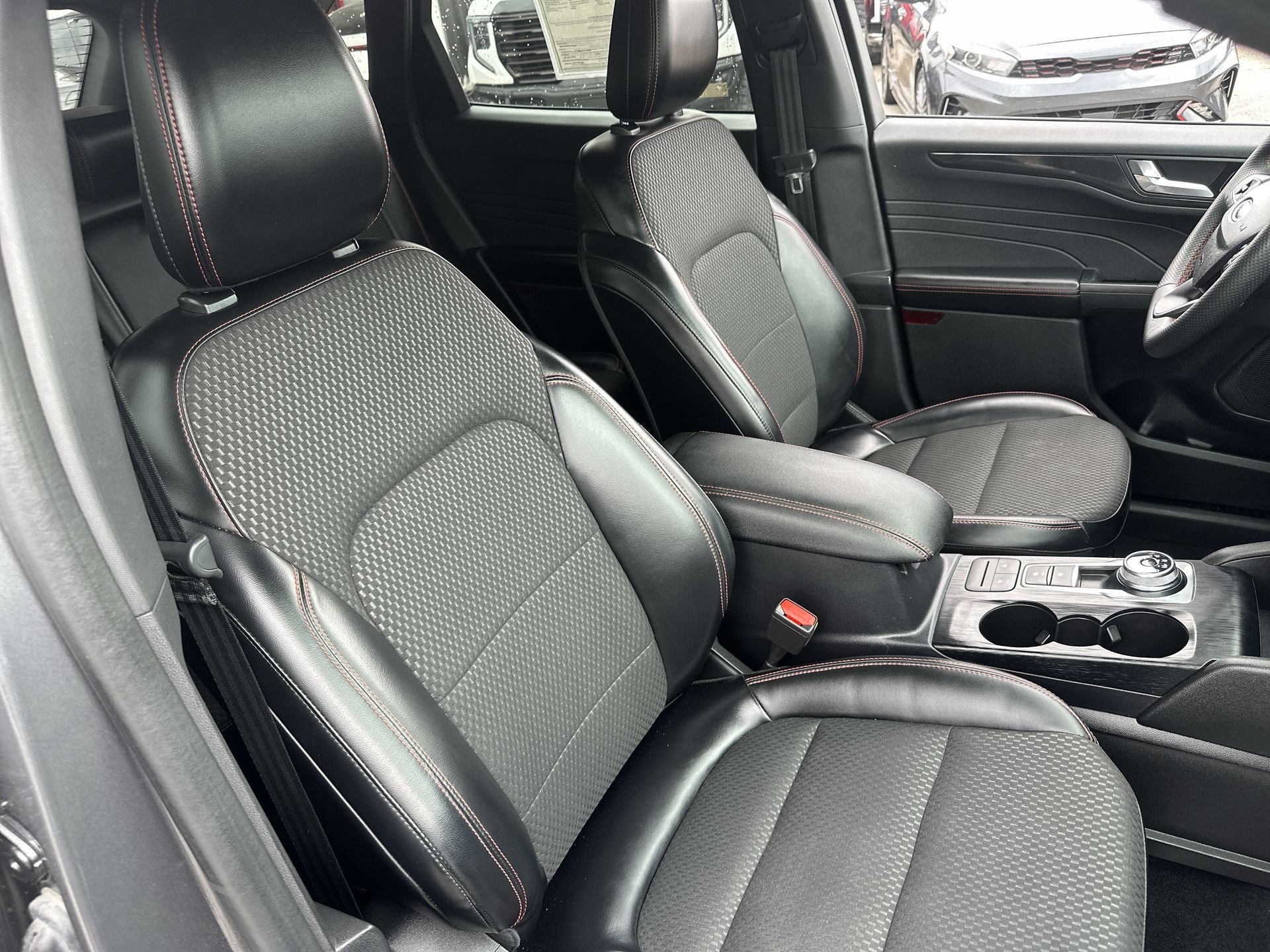 Used 2023 Ford Escape ST-Line FWD image 24