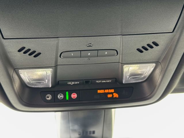 New 2025 Cadillac XT5 Luxury AWD/4WD image 19