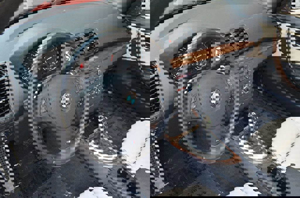 Used 2012 BMW 135i Convertible image 31