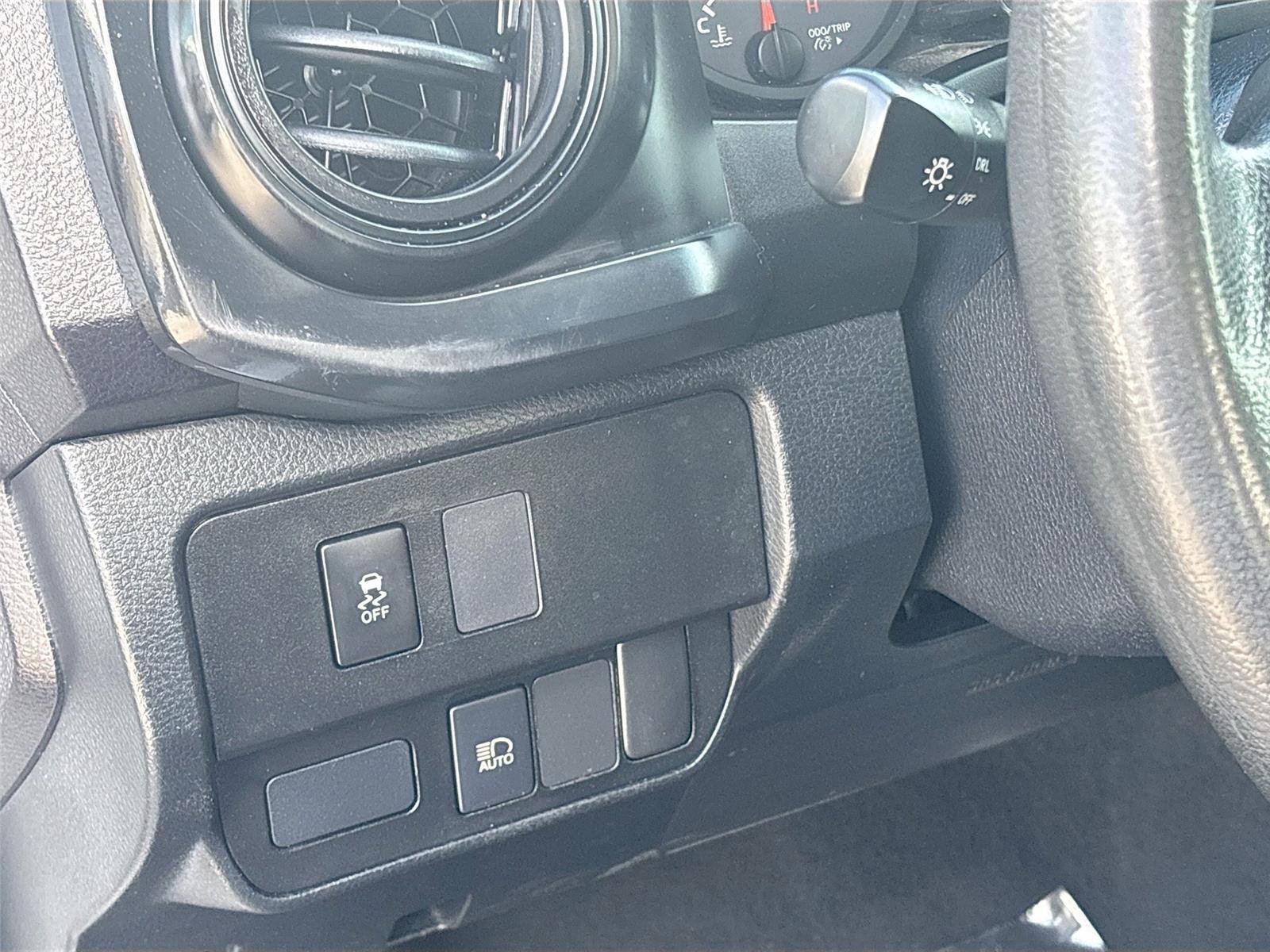 Used 2020 Toyota Tacoma SR image 10