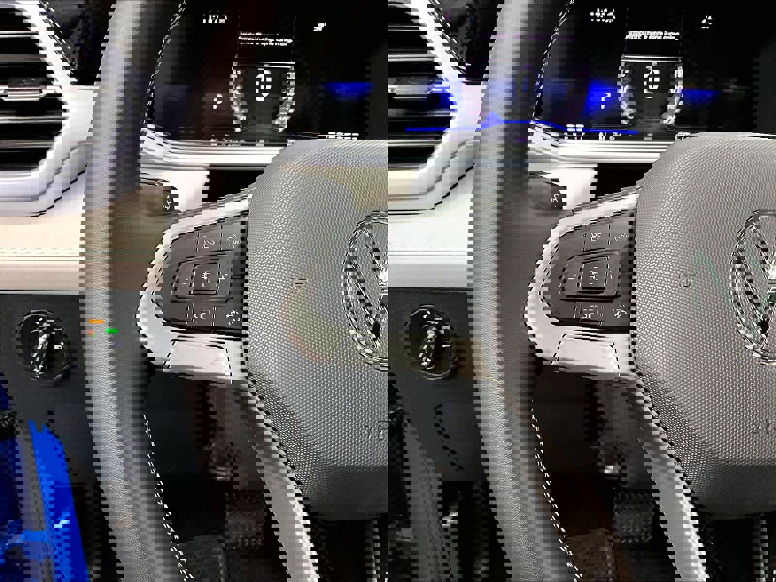 New 2026 Volkswagen Taos SE image 16