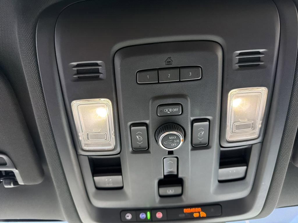 Used 2023 Chevrolet Tahoe Premier w/ Advanced Technology Package image 35