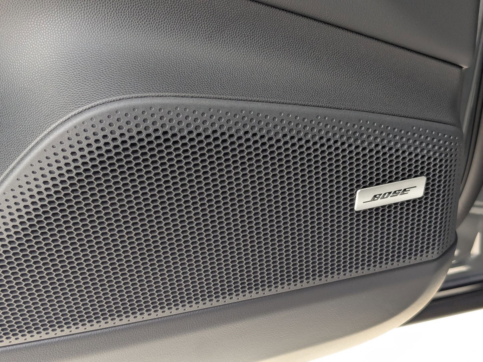 New 2025 Porsche Macan 4S Electric image 14