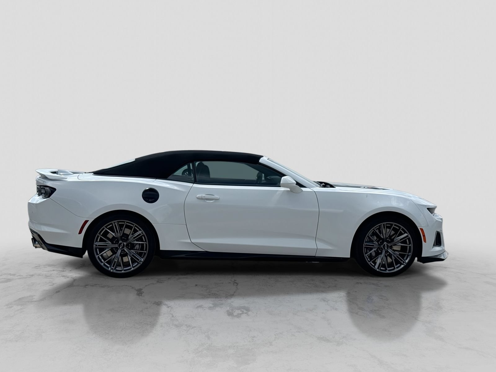 Used 2023 Chevrolet Camaro ZL1 RWD image 9