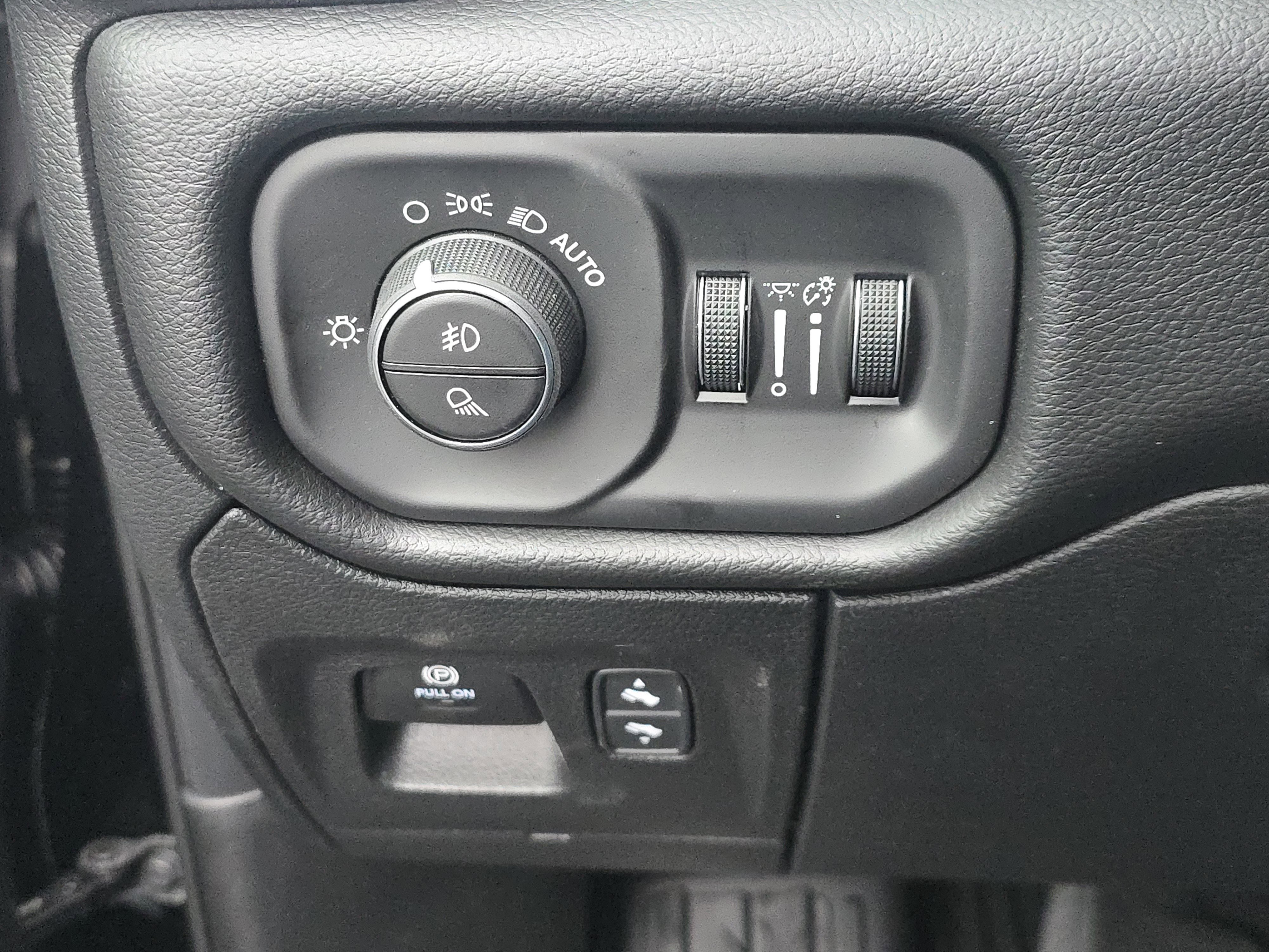 Used 2026 RAM 1500 Laramie image 31