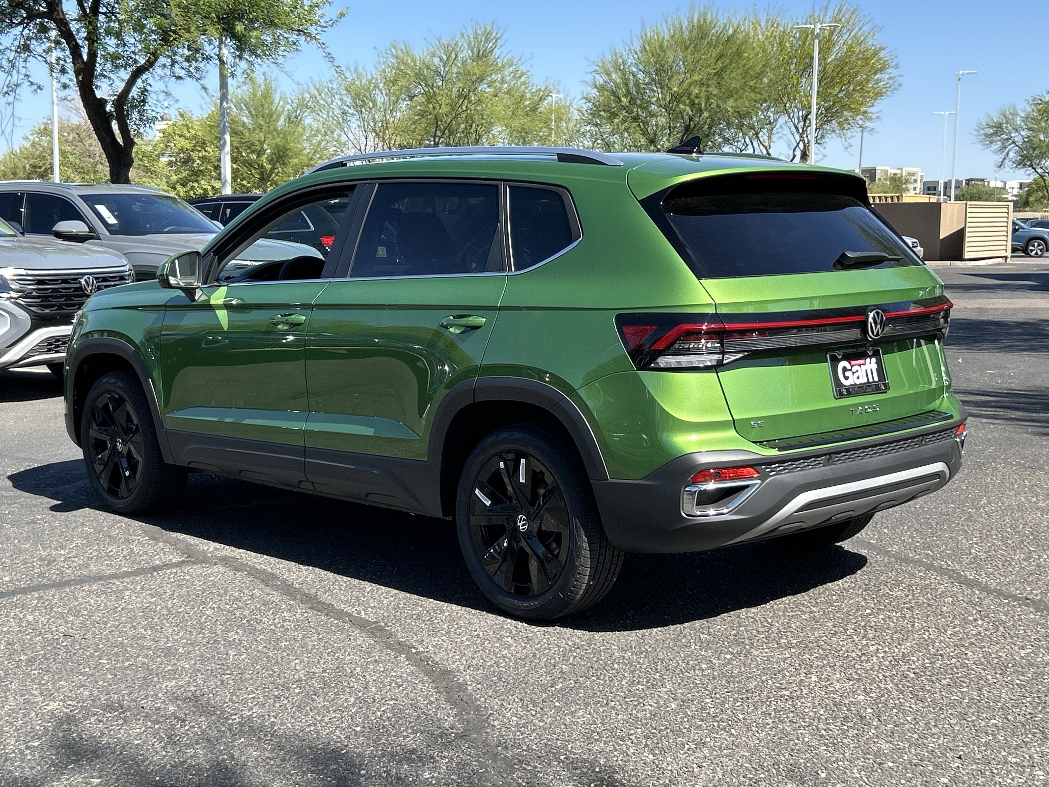 New 2026 Volkswagen Taos SE FWD image 2