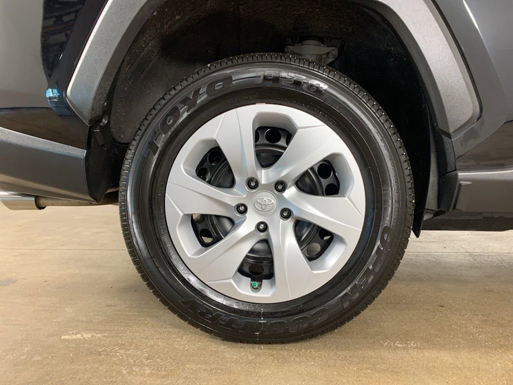 Used 2024 Toyota RAV4 LE image 39