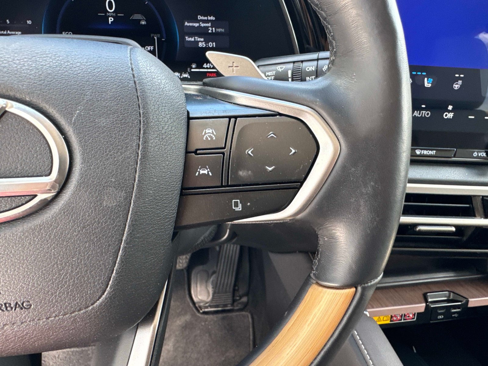 Used 2025 Lexus RX 450h AWD w/ Luxury Package image 30