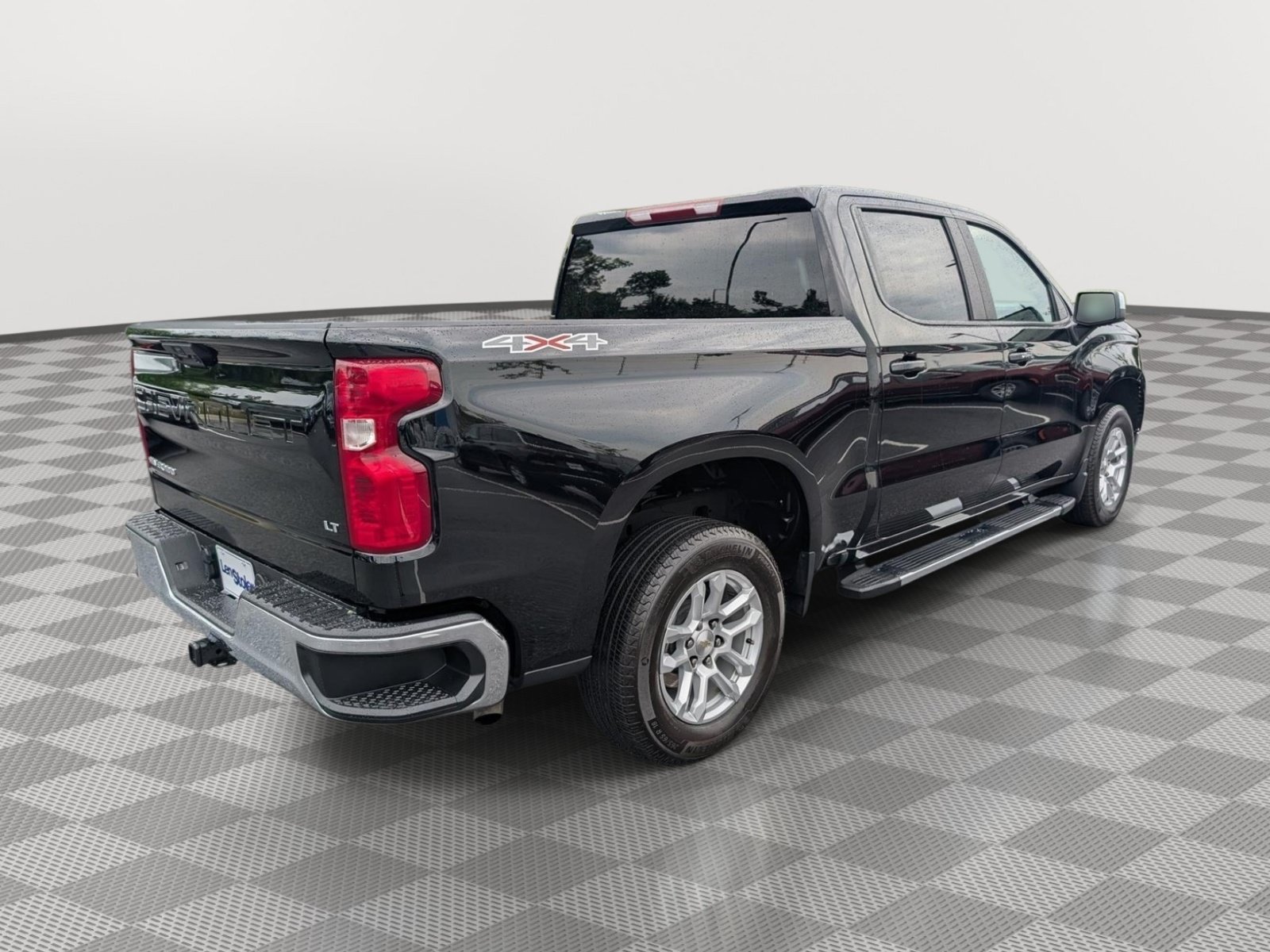 Used 2023 Chevrolet Silverado 1500 LT AWD/4WD image 5