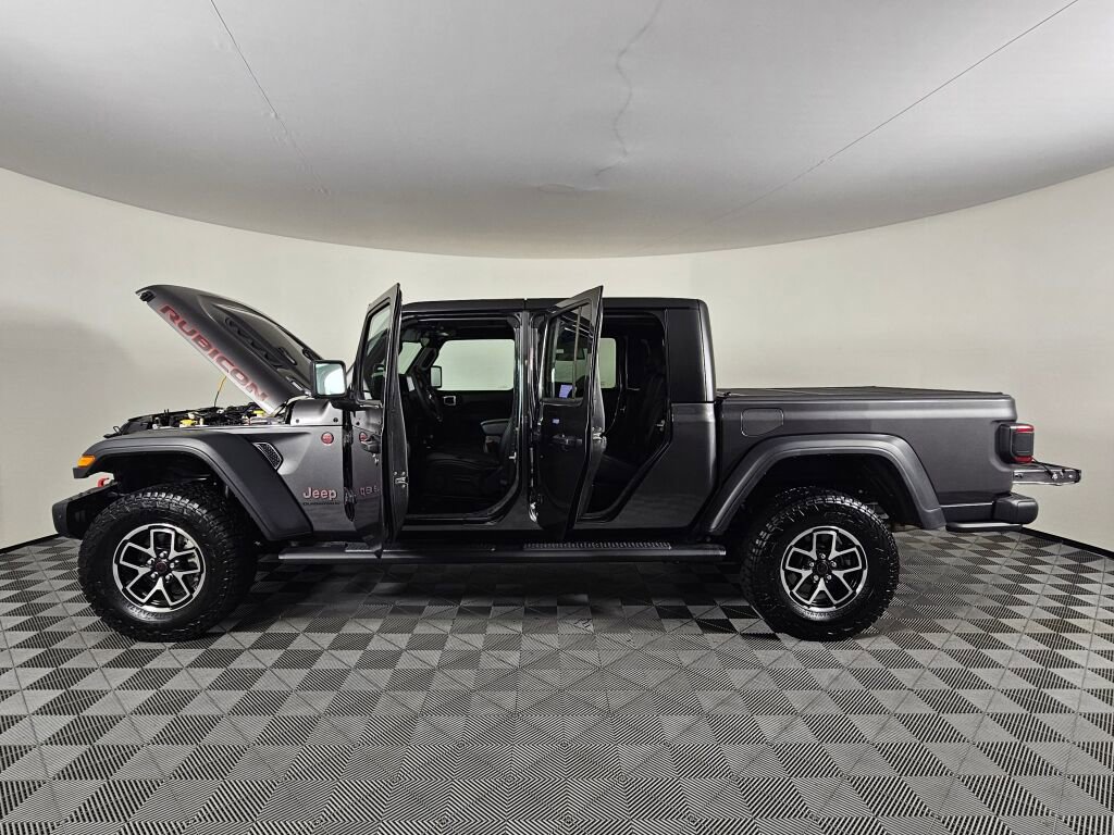 Used 2025 Jeep Gladiator Rubicon w/ Safety Group image 16