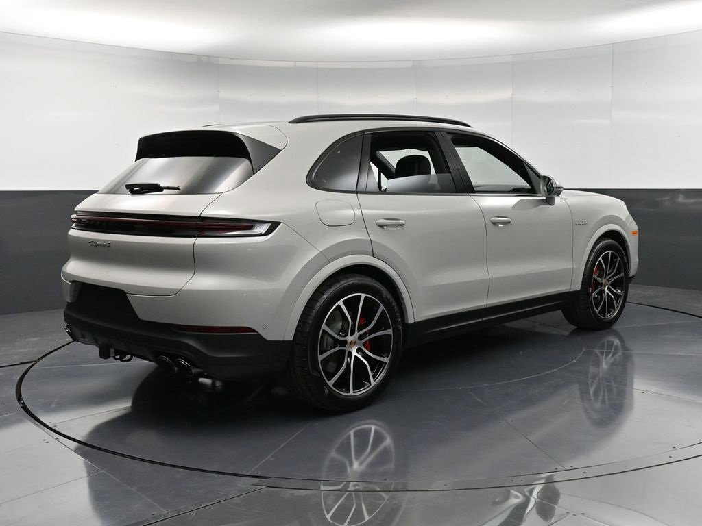 New 2026 Porsche Cayenne S image 8