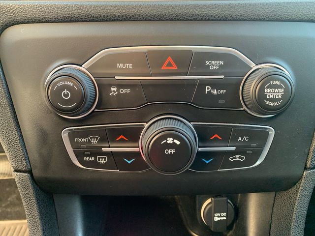 Used 2020 Dodge Charger SXT w/ Travel & Safety Group image 25