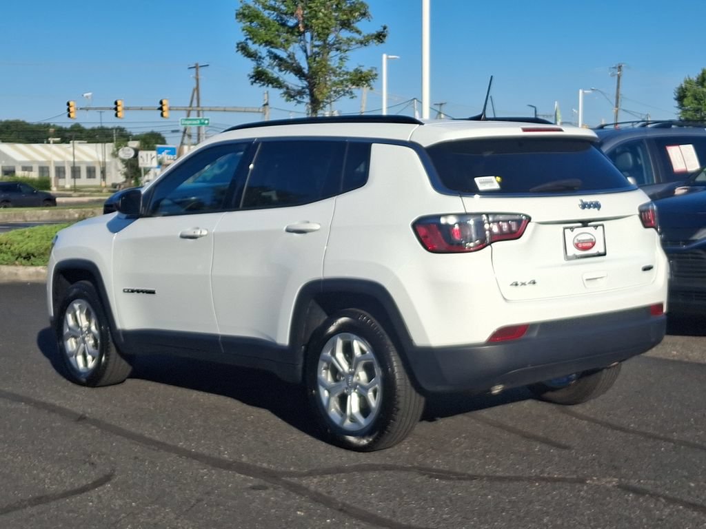Used 2024 Jeep Compass Latitude AWD/4WD image 4
