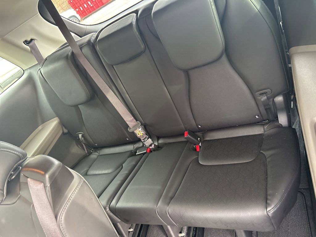 Used 2025 Kia Carnival image 19