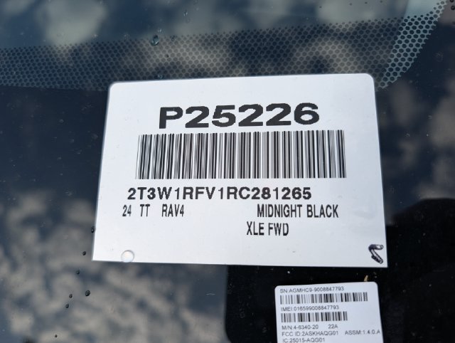 Used 2024 Toyota RAV4 XLE FWD image 35