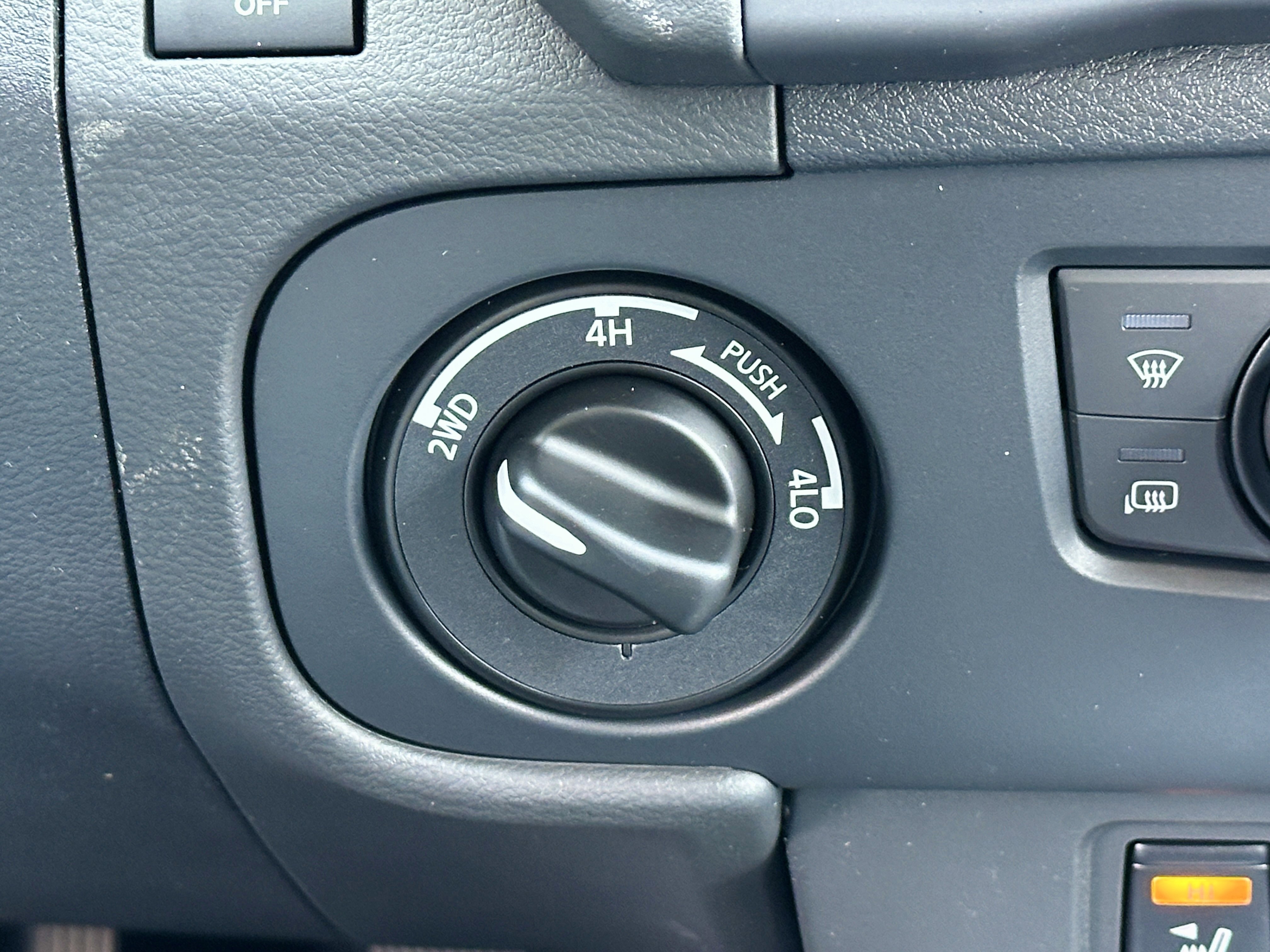 New 2026 Nissan Frontier SV AWD/4WD image 17