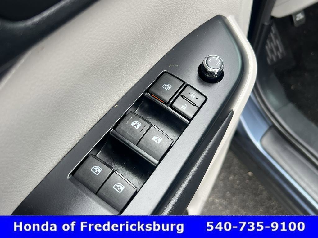 Used 2018 Toyota Highlander XLE image 18
