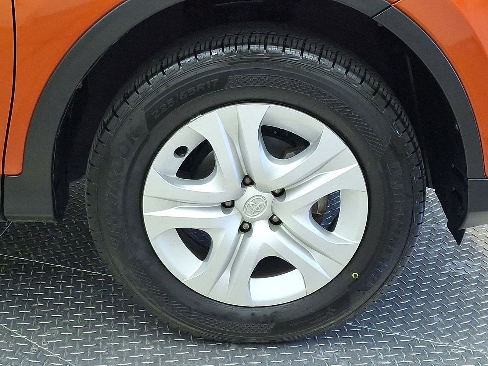 Used 2015 Toyota RAV4 LE FWD image 29