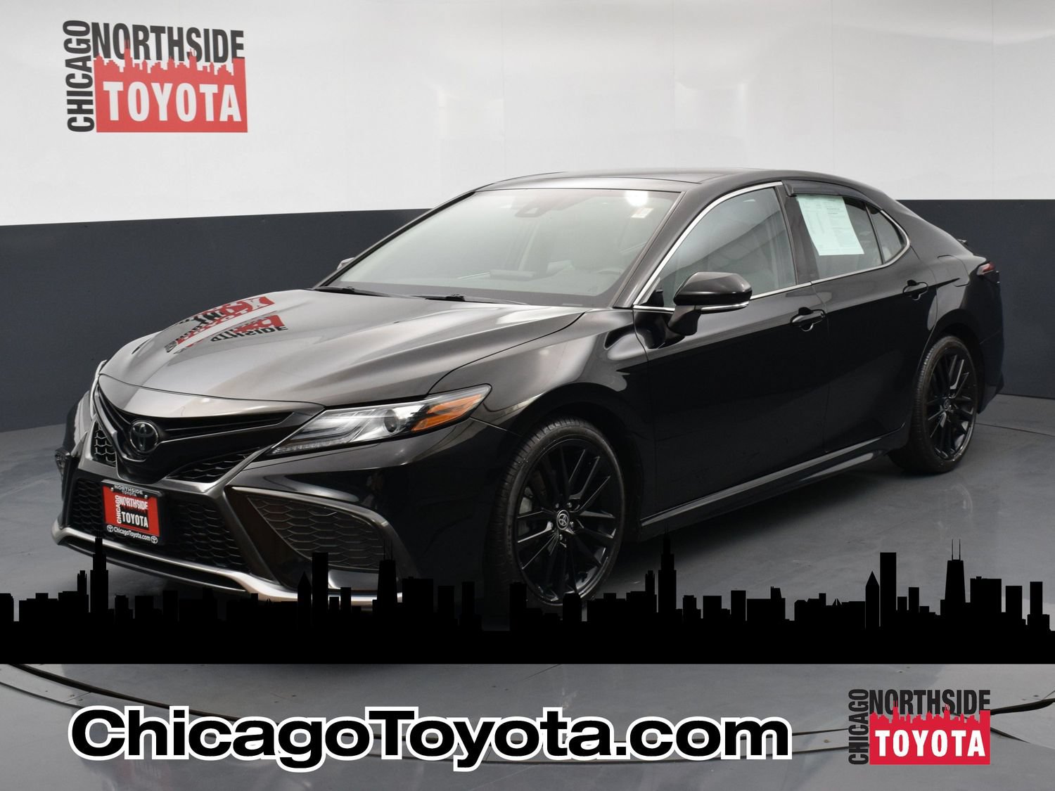 Used 2022 Toyota Camry XSE FWD image 1