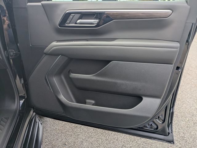 New 2026 Chevrolet Suburban LS w/ Max Trailering Package AWD/4WD image 36
