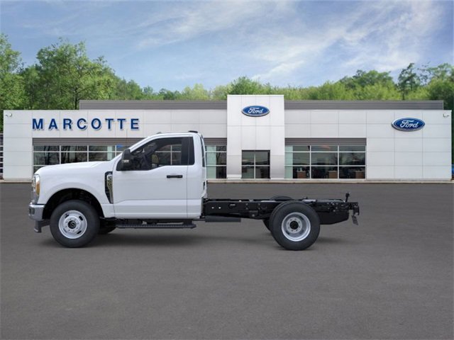 New 2025 Ford F350 XL w/ XL Chrome Package image 3