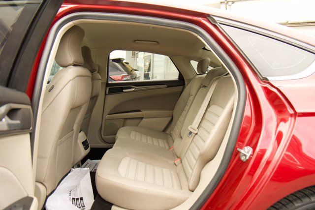 Used 2019 Ford Fusion SE FWD image 29