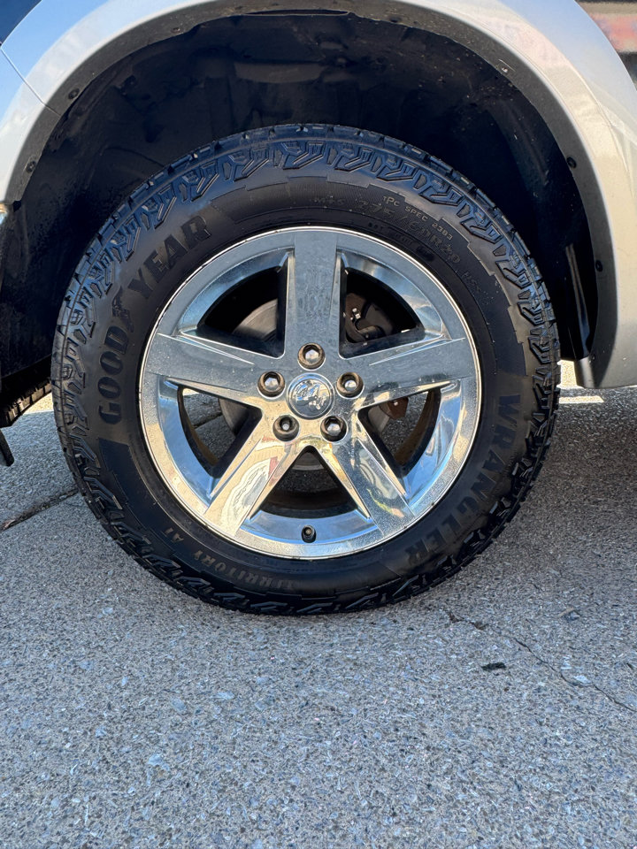 Used 2014 RAM 1500 Laramie w/ Convenience Group image 10