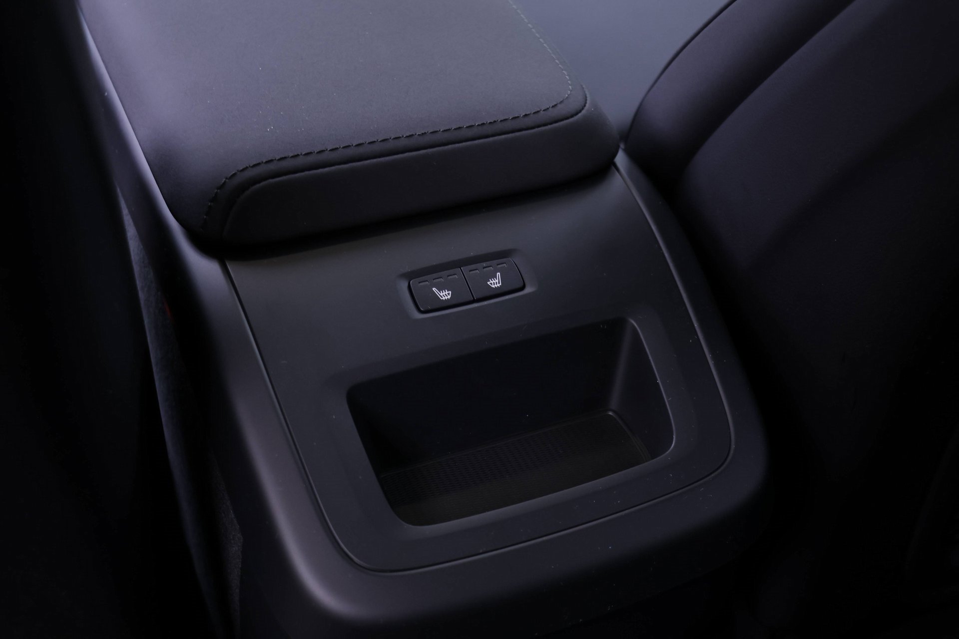 Certified 2026 Volvo XC60 B5 Plus w/ Protection Package Premier image 18