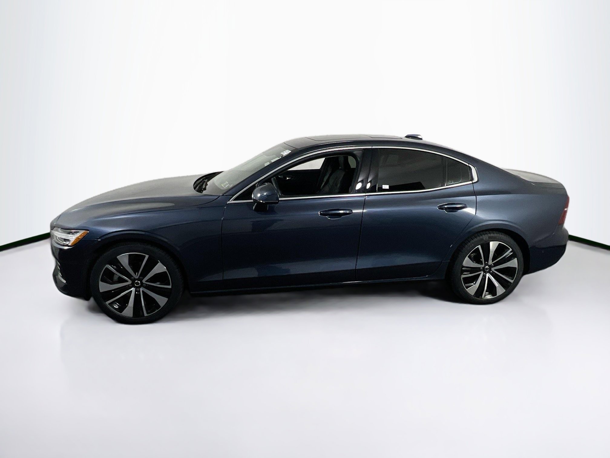 Used 2023 Volvo S60 B5 Ultimate w/ Climate Package image 8