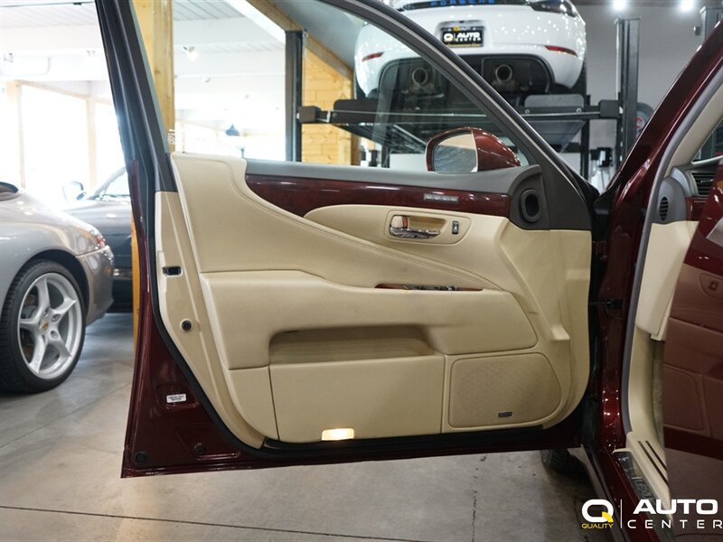 Used 2007 Lexus LS 460 RWD image 11