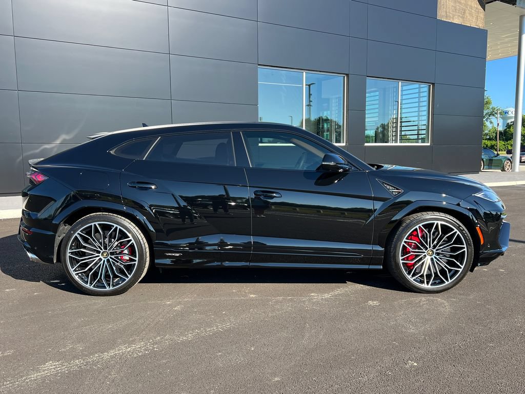 Used 2025 Lamborghini Urus SE AWD/4WD image 10