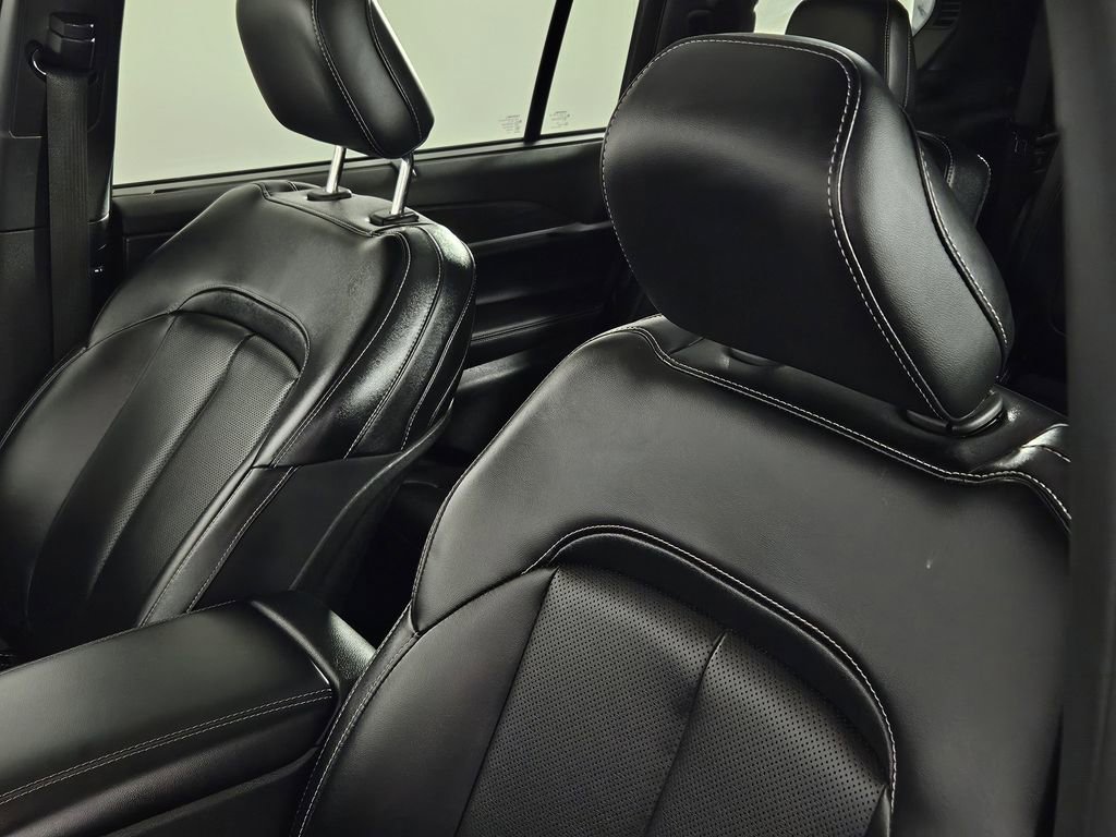 Used 2024 Jeep Grand Cherokee L Limited w/ Luxury Tech Group II image 24