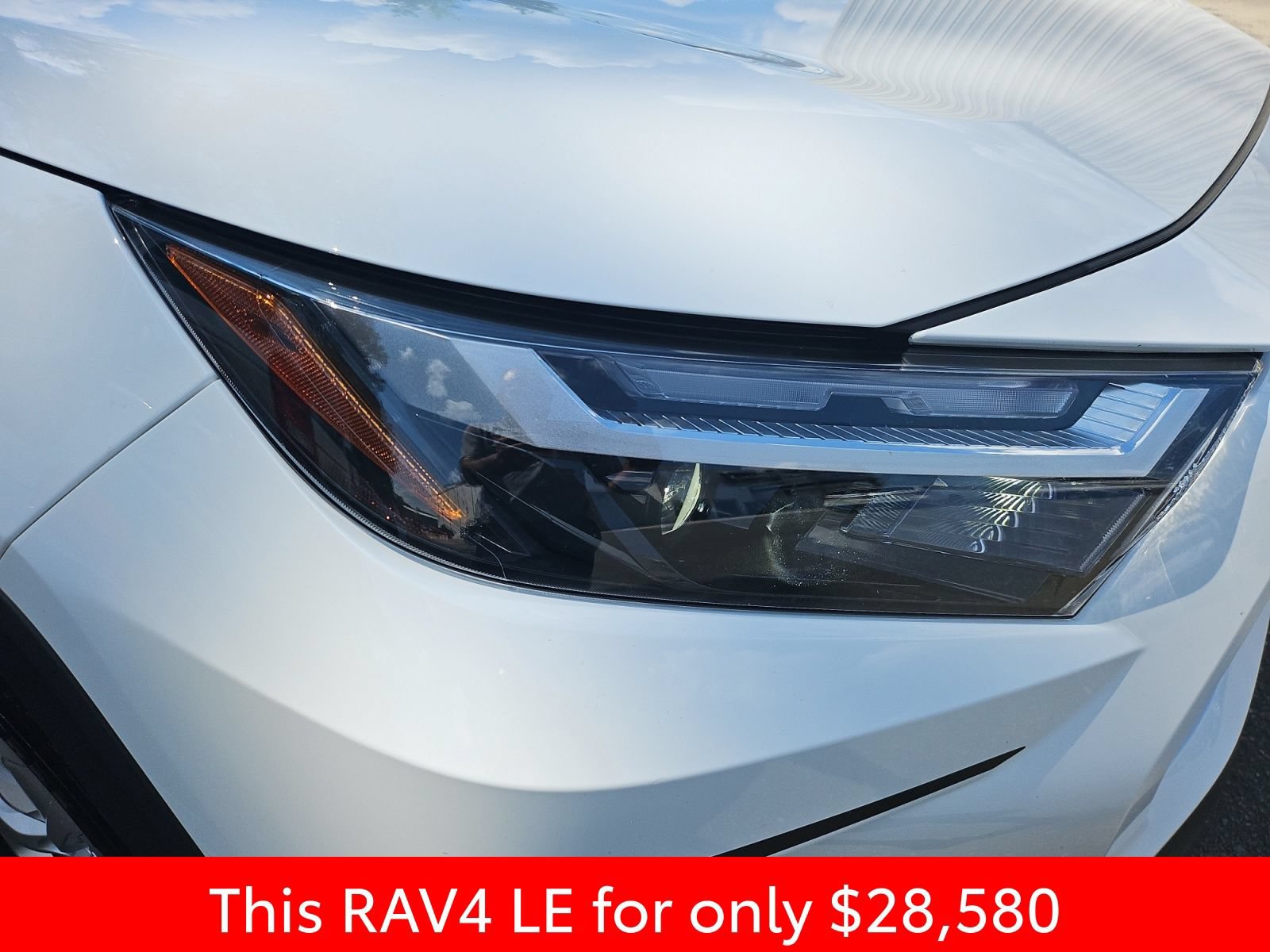 Used 2023 Toyota RAV4 LE AWD/4WD image 12