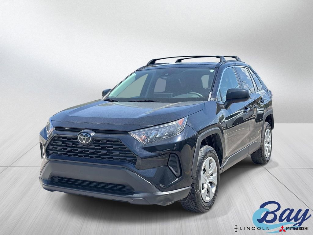 Used 2019 Toyota RAV4 LE FWD image 1