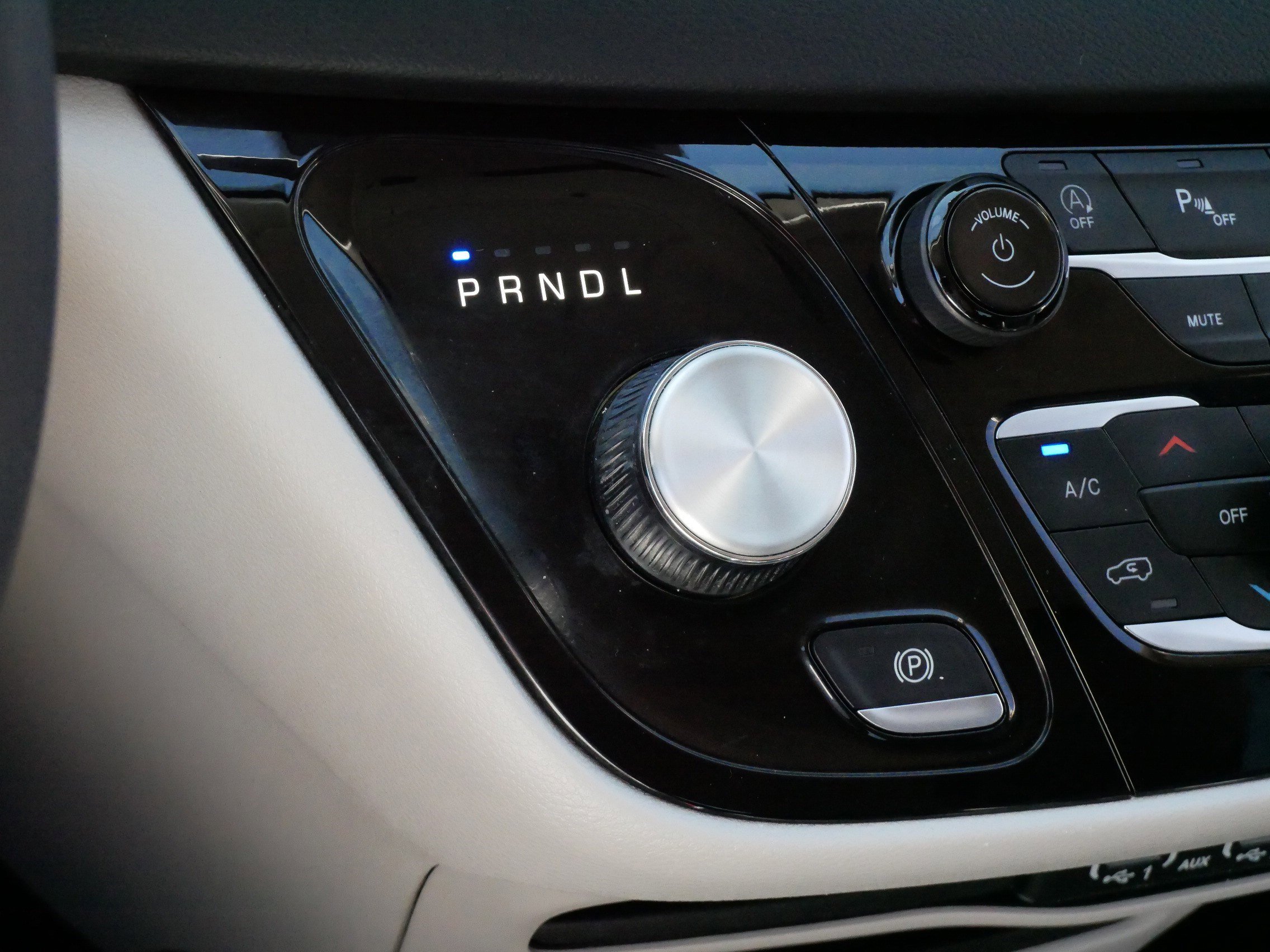 Used 2023 Chrysler Pacifica Touring-L FWD image 23