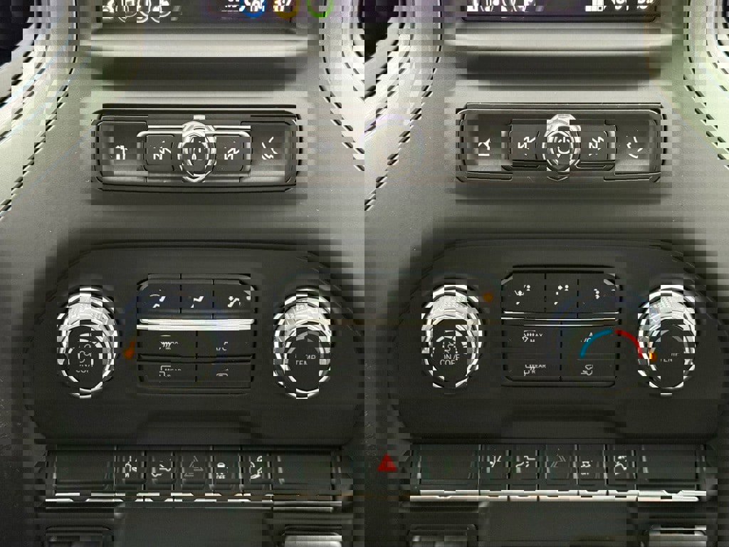 Used 2025 Chevrolet Silverado 2500 Custom w/ Custom Convenience Package image 30