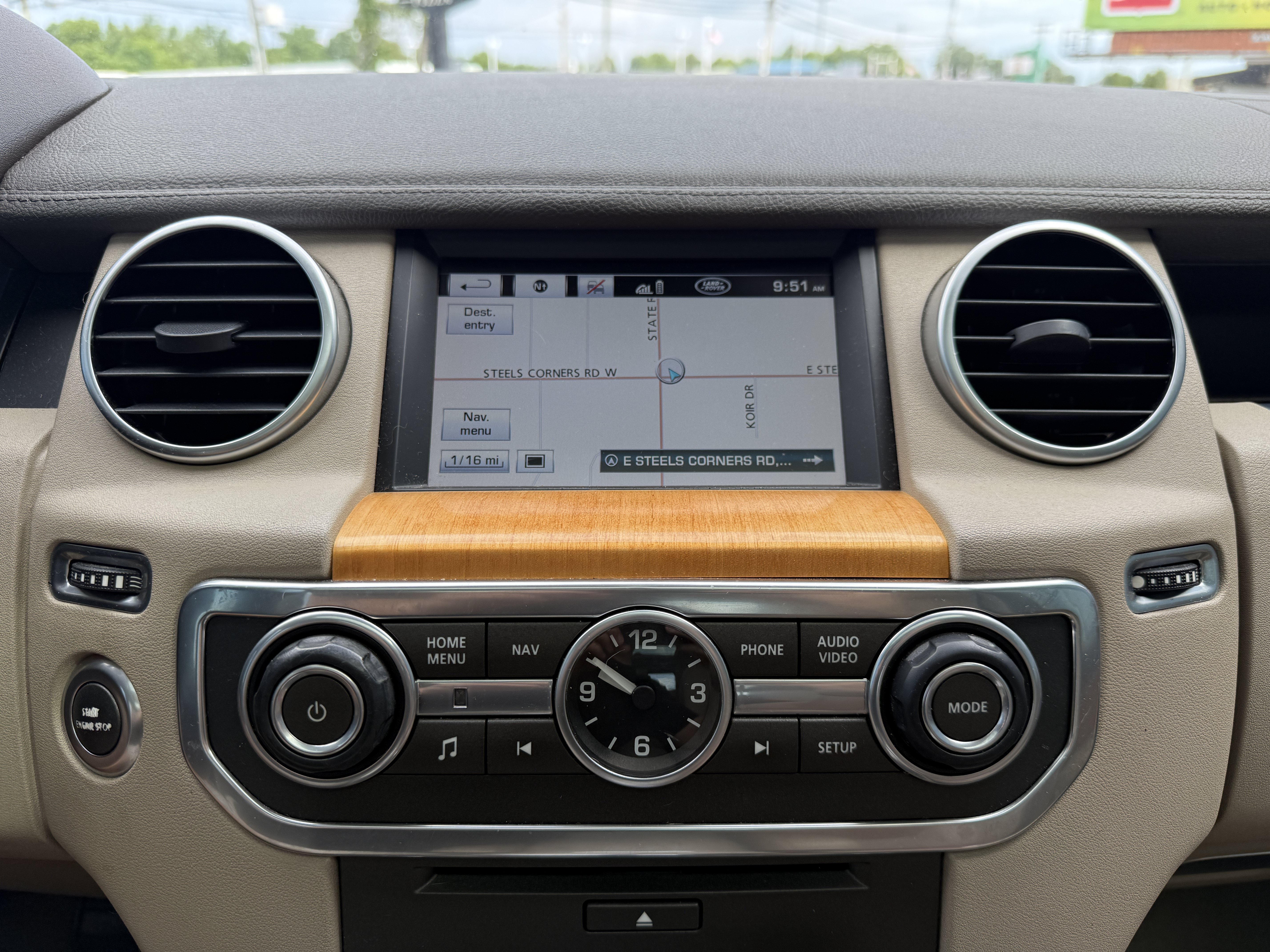 Used 2013 Land Rover LR4 HSE AWD/4WD image 29