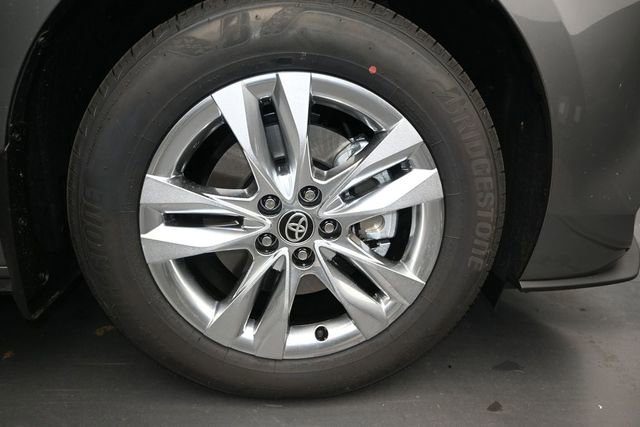 New 2026 Toyota Sienna Limited FWD image 18