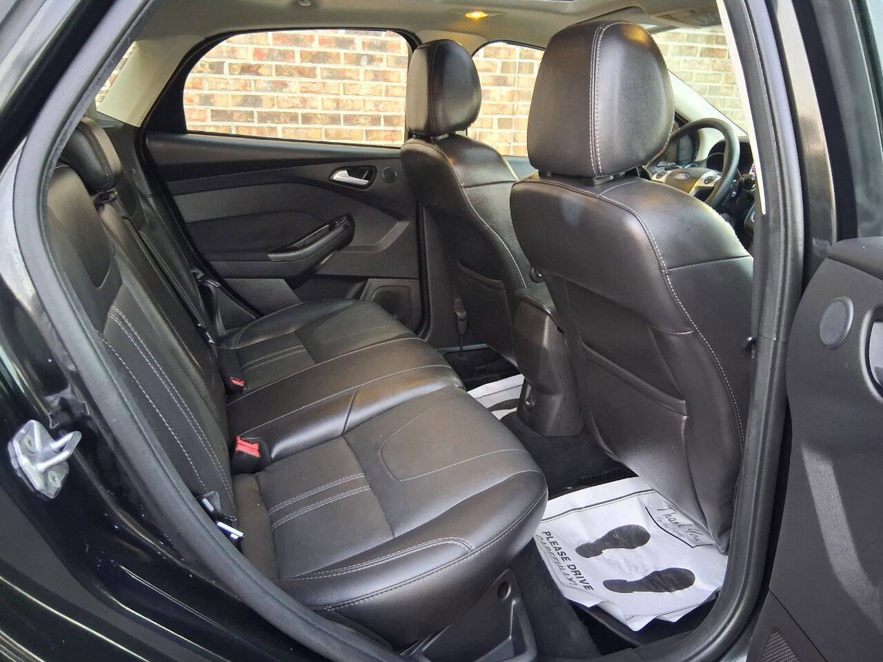 Used 2014 Ford Focus Titanium image 11