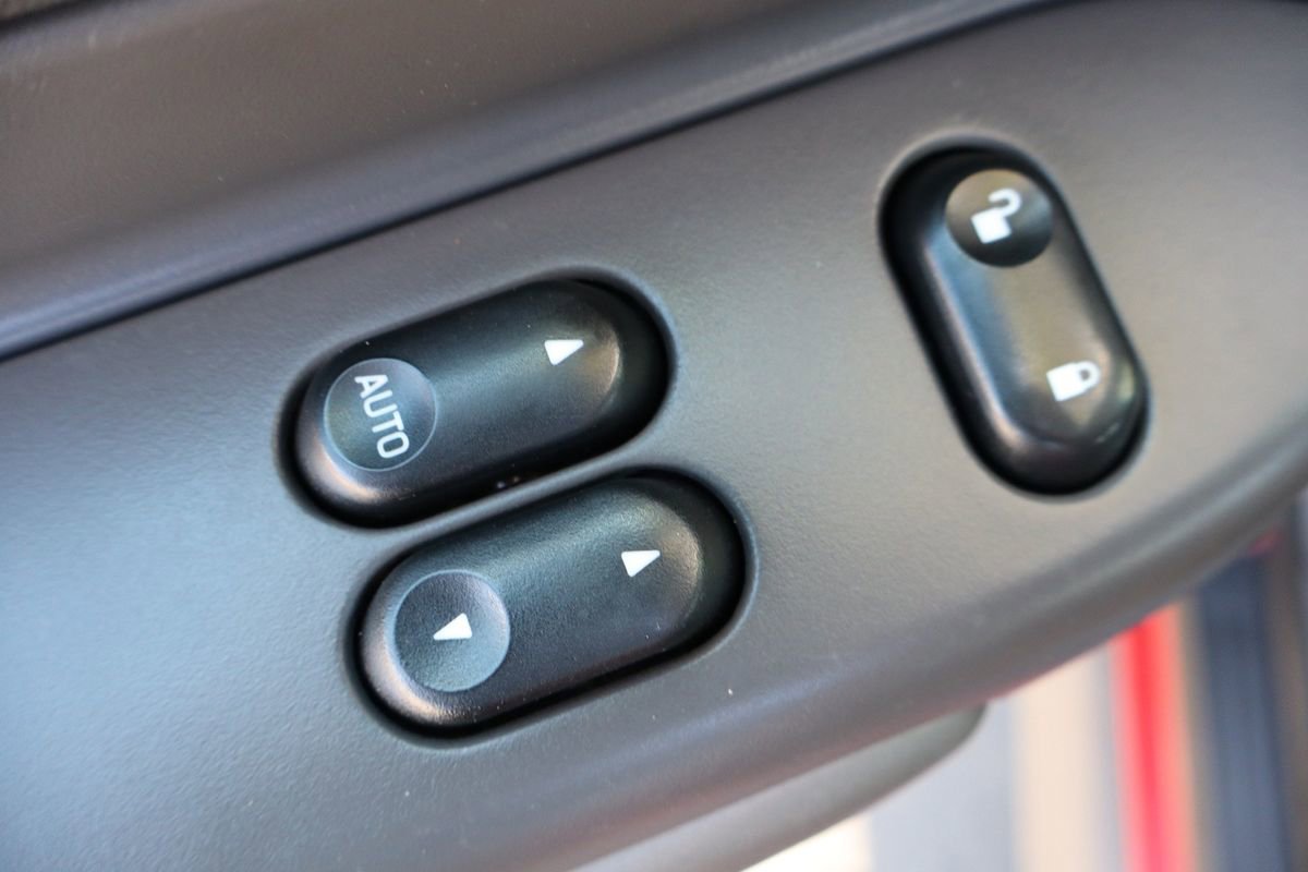 Used 2001 Ford Explorer Sport image 25