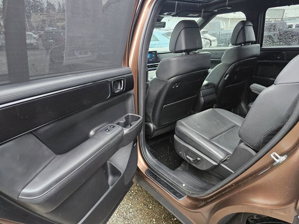 Used 2024 Hyundai Santa Fe Calligraphy image 13
