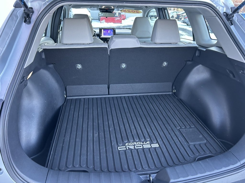 Used 2025 Toyota Corolla Cross L image 10