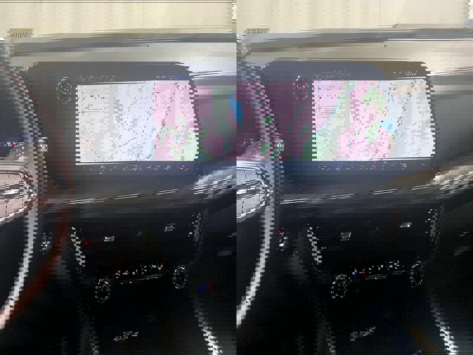 Used 2025 Chevrolet Tahoe LT image 19