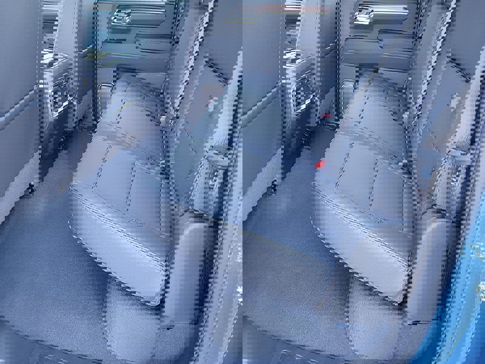 New 2026 GMC Sierra 2500 Denali w/ Denali Reserve Package image 12