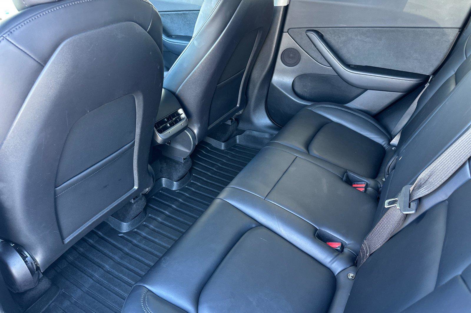 Used 2021 Tesla Model Y Long Range image 14