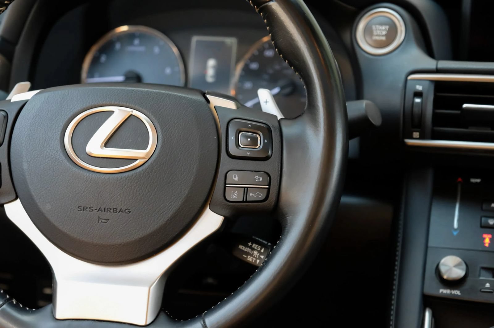 Used 2018 Lexus IS 300 AWD w/ Premium Package image 24